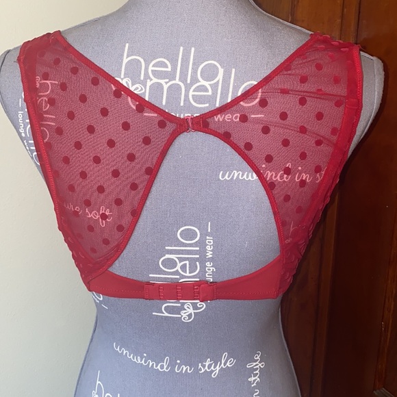 ❣️Victoria’s Secret racer back red padded plunge bra size 32DD ❣️ - Picture 2 of 9
